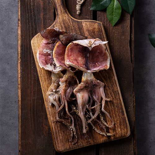 두툼하고 쫄깃한 원양산 반건조 특대 오징어 5마리